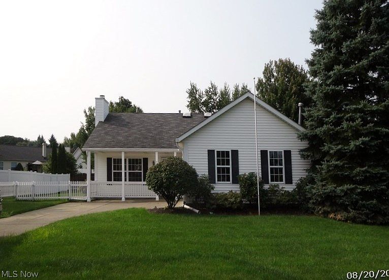 1st image of 761 Sunset Dr