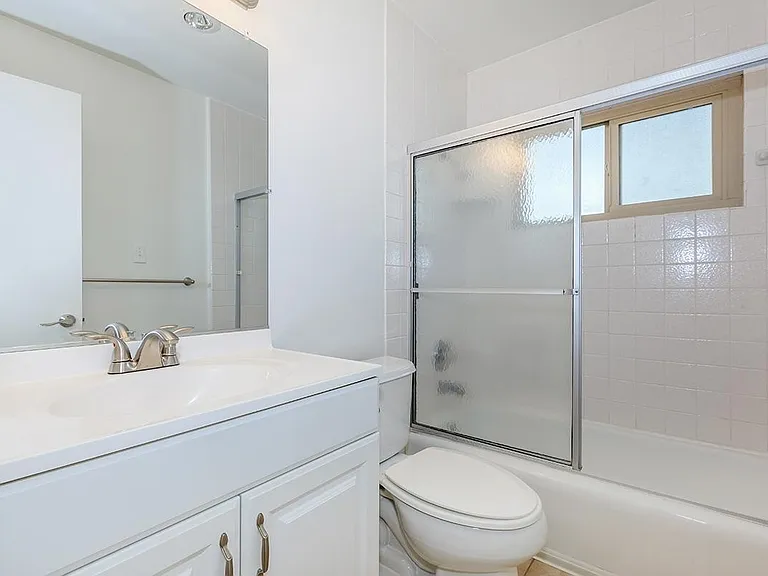Fresno Terrace Apartments — Photo 18