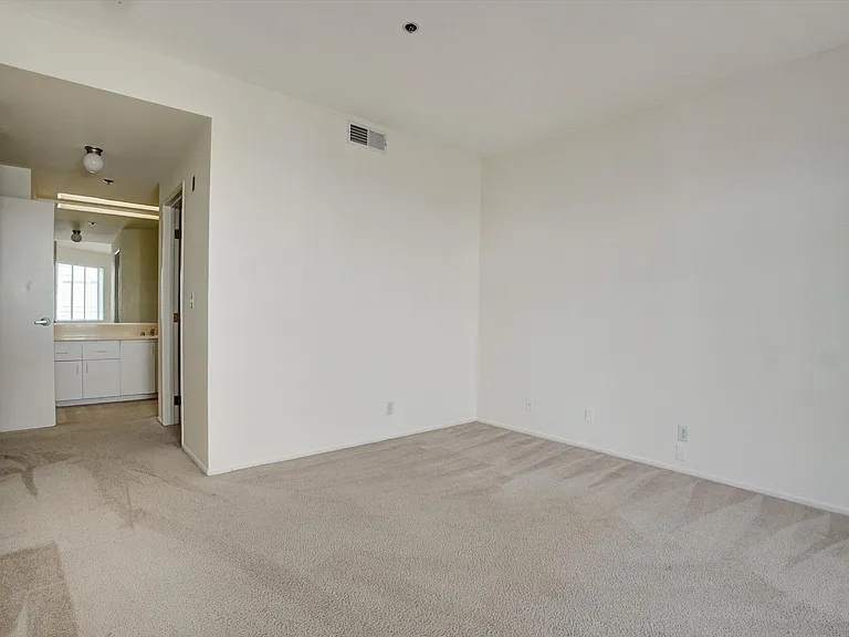 10601 Wilshire Blvd #732 — Photo 9