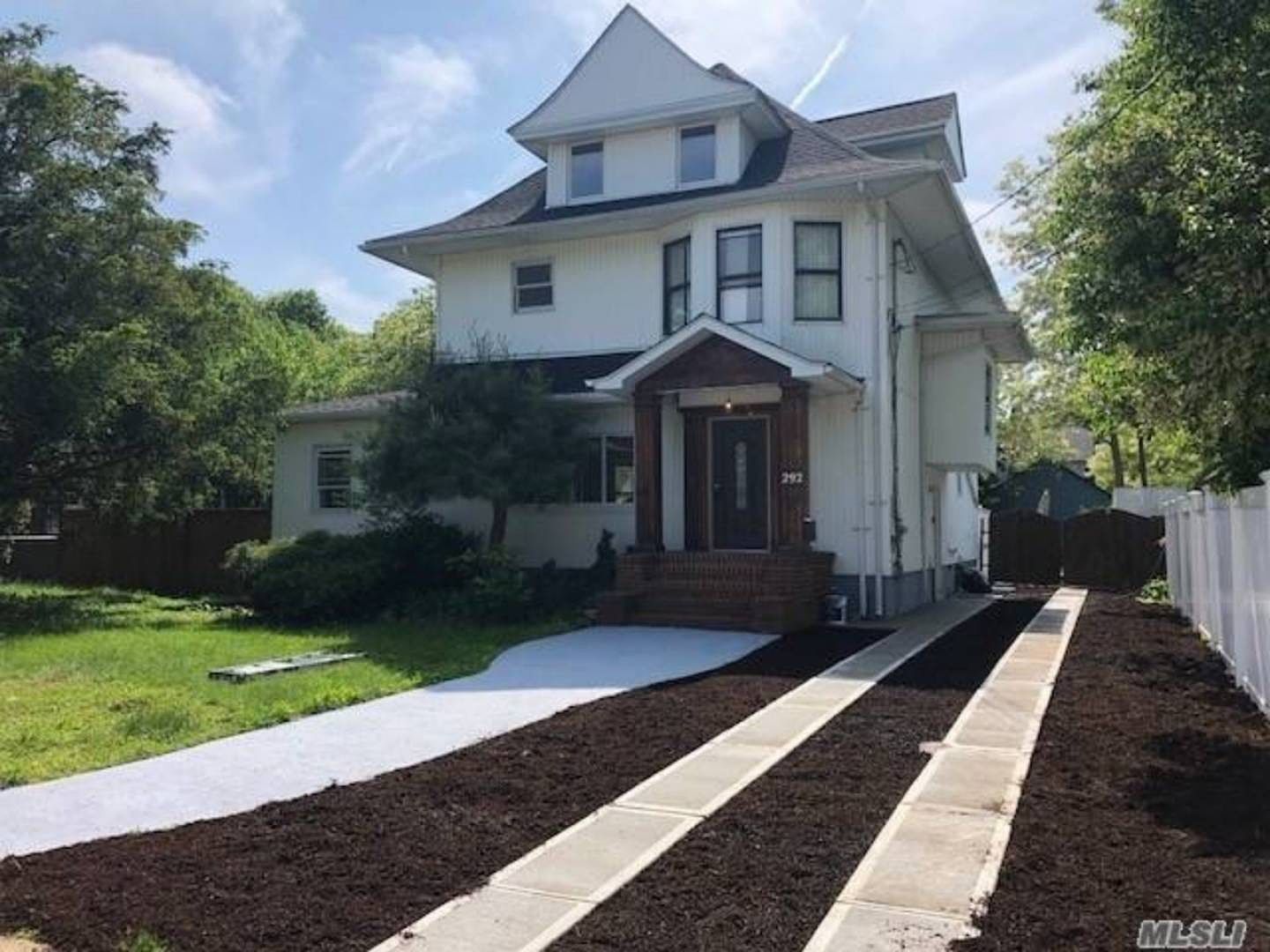 292 Locust Ave, Freeport, NY 11520 | Zillow