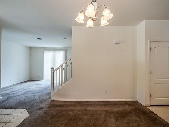 3rd image of 7128 S 48th Gln
