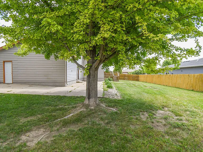 5101 W Cushman St — Photo 53