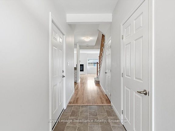 3rd image of 16 Ledgerock Ct
