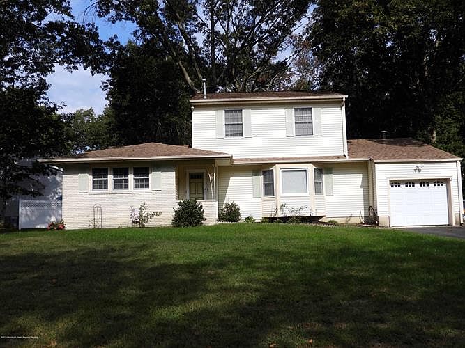1st image of 24 Buckingham Dr