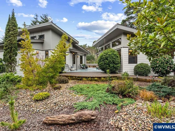 4975 Heceta Beach Rd, Florence, OR 97439