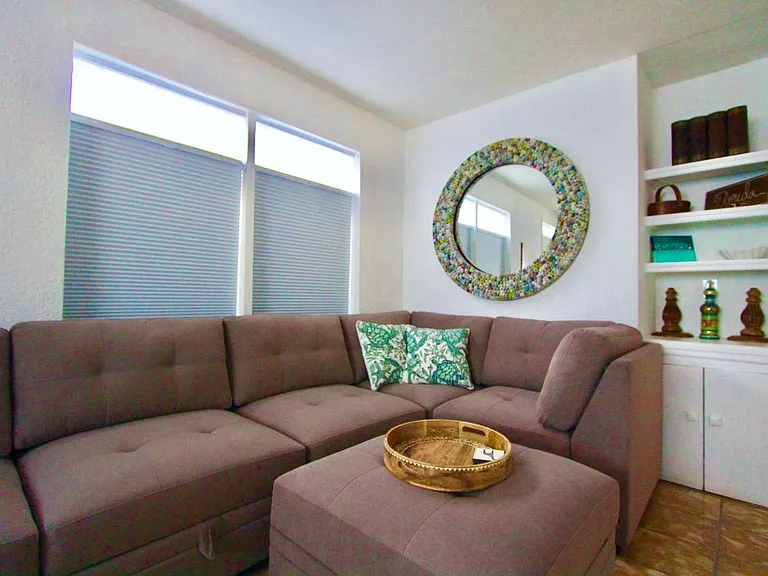 90 SE 5th Ave #5 — Photo 8