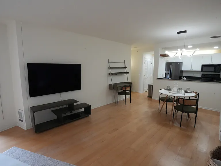 1655 Mission St #930 — Photo 7