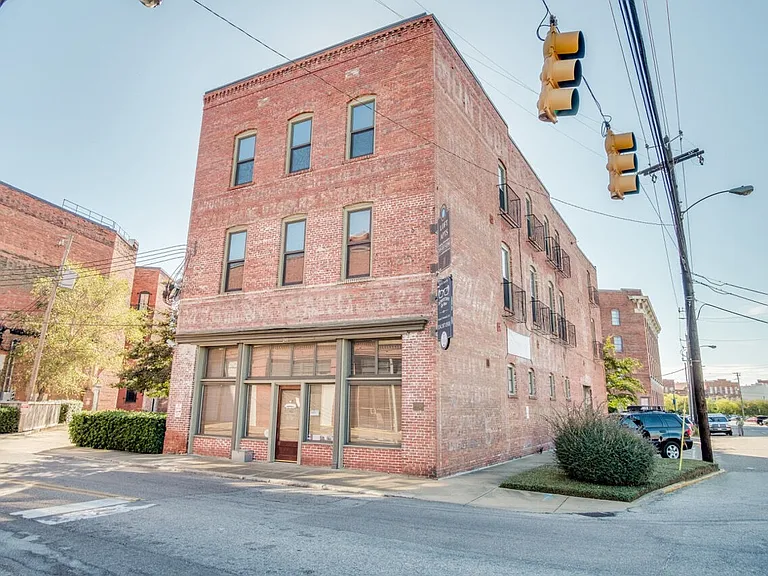 The 40 Four Building — Photo 29