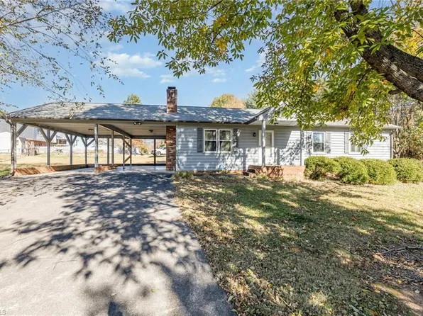 805 Lewisville Clemmons Rd, Lewisville, NC 27023