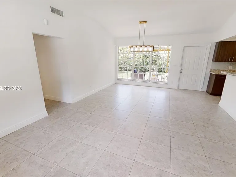 490 NW 90th St — Photo 3