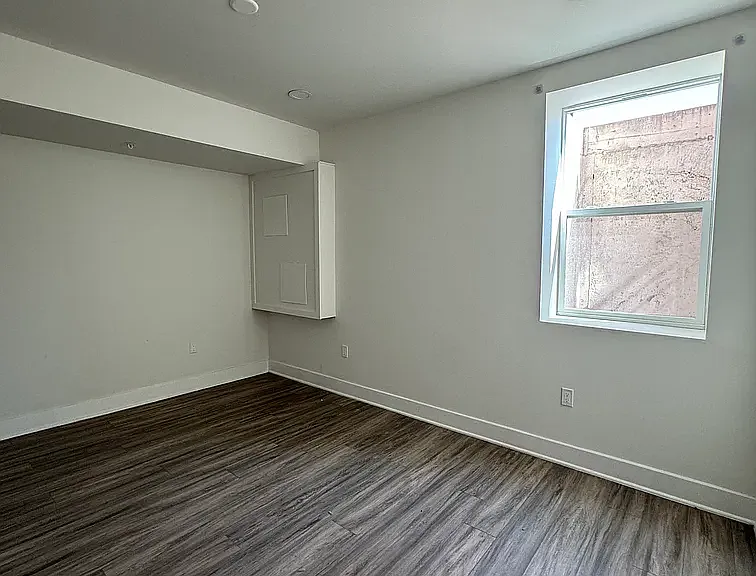 2511 E Tioga St #F8 — Photo 22