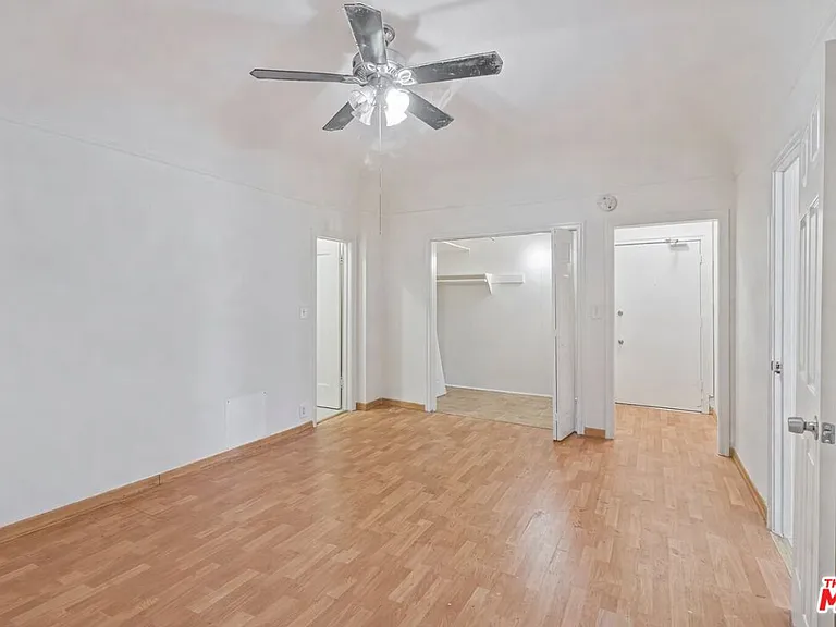 526 S Oxford Ave #100 — Photo 3