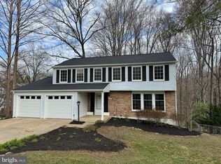 8300 Old Tree Ct, Springfield, VA 22153