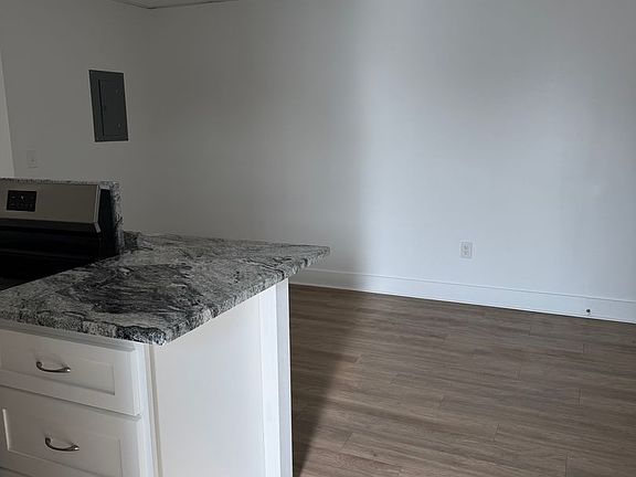 5th image of 400 Gallatin Ave #1