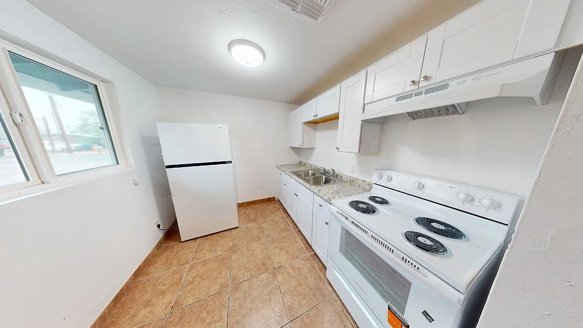 2 bed, 1.0 bath, 650 sqft, $1,095 — Photo 3