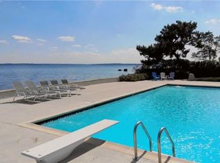 1310 Flagler Dr, Mamaroneck, NY 10543