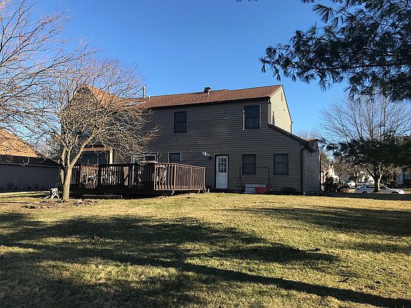 4th image of 84 Eleanor Dr