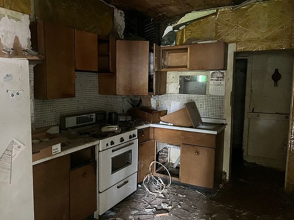 5th image of 8828 S Eggleston Ave