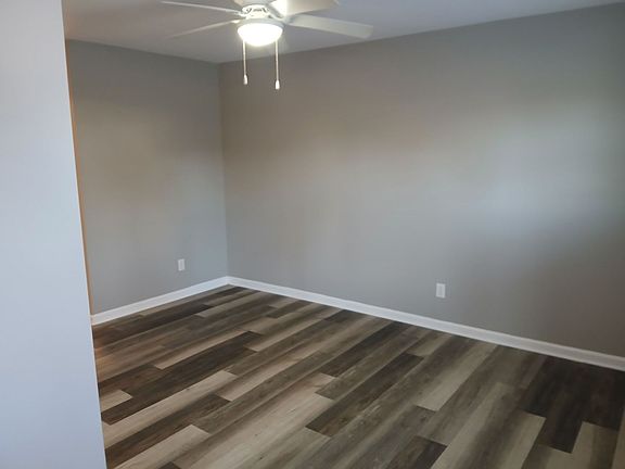 3rd image of 725 E McNeil Ave #6