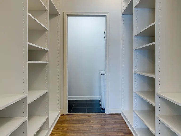 2304 Elliott Ave #102 — Photo 22
