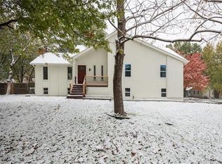 1299 NE Browning Ln, Lees Summit, MO 64086