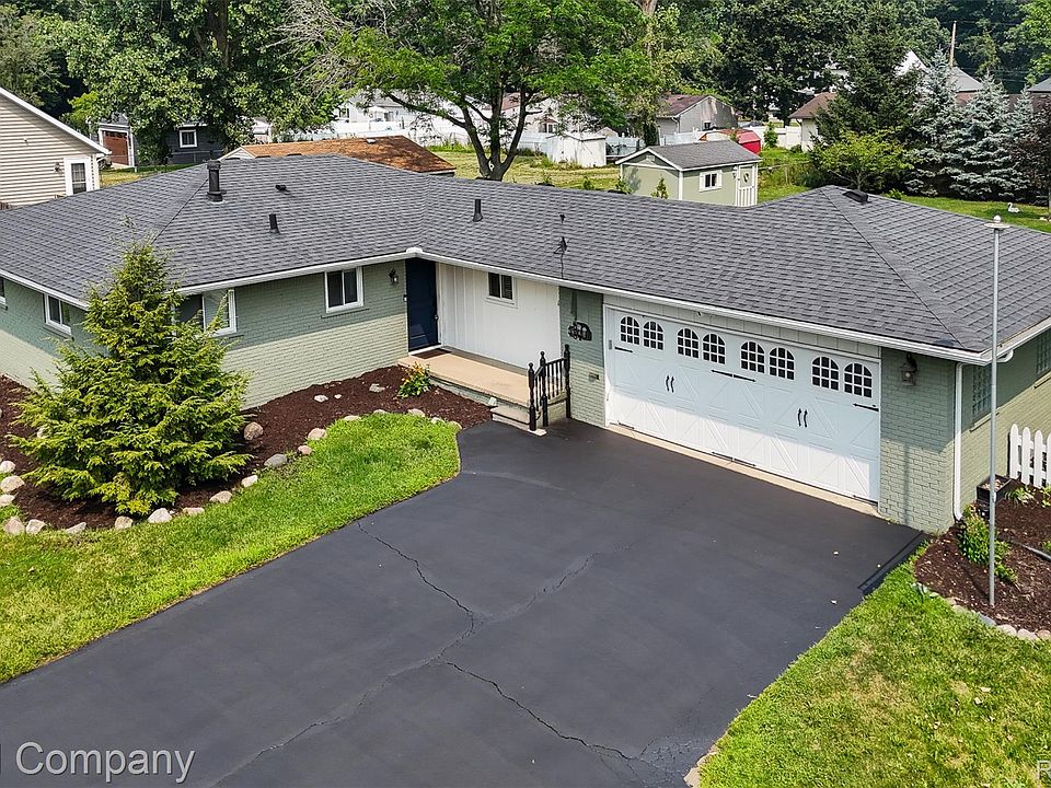 1st image of 385 Trombley Dr