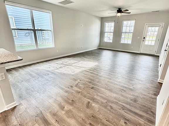 5th image of 1039 Woodbridge Blvd