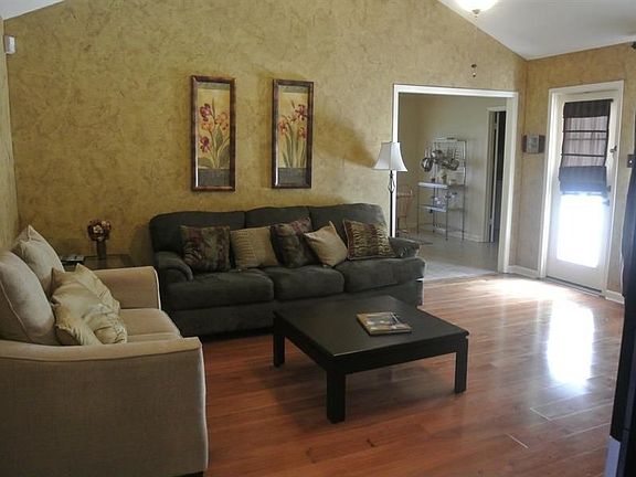 3rd image of 6405 Wilder Dr