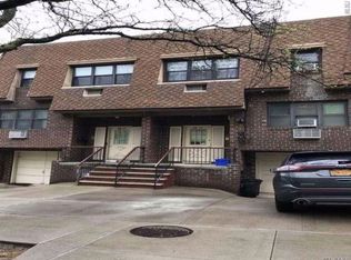 6815 Douglaston Pkwy, Douglaston, NY 11362
