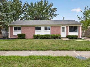 26990 Leroy St, Taylor, MI 48180