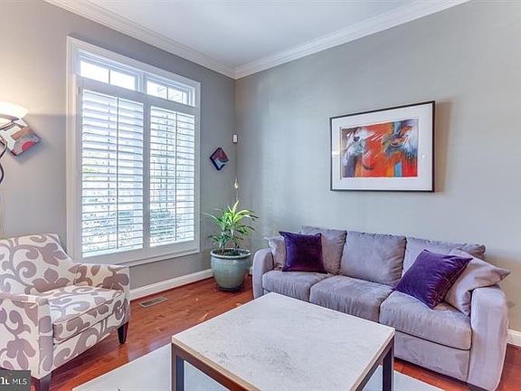 5th image of 18375 Fairway Oaks Sq