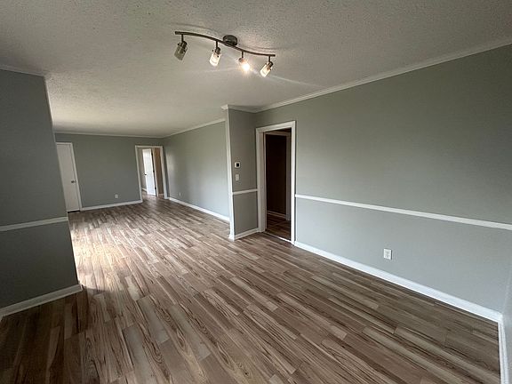 3rd image of 2017 Dogwood Ln NW