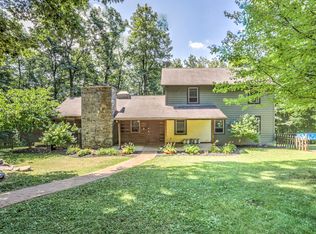 195 Schoolhouse Rd, New Providence, PA 17560