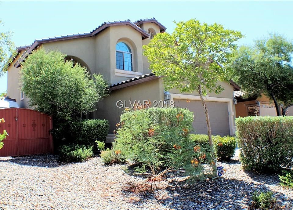 NORTHWEST GEM IN GATED COMMUNITY!