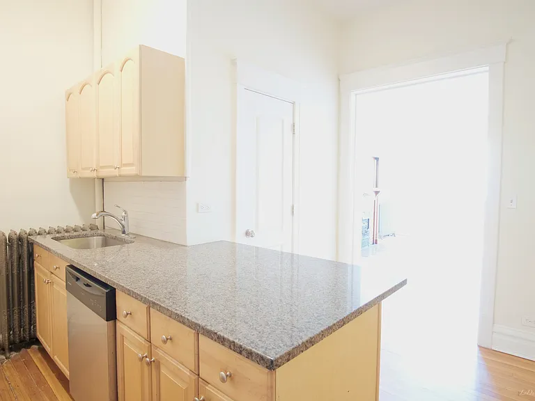 316 Lake St #2F — Photo 10