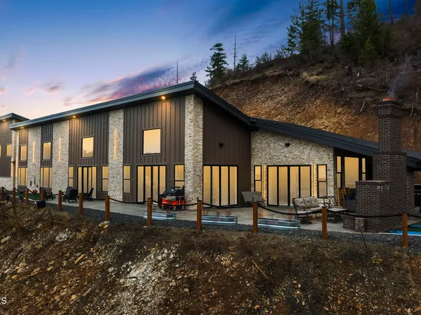 551 Patriots Dr, Saint Maries, ID 83861