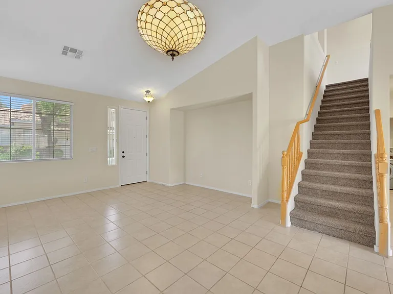 10356 Rocky Waters Ave — Photo 9