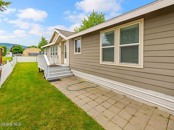 3rd image of 2284 W Gueneveres Way