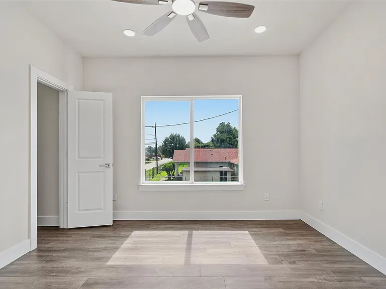 8027 Virgil St — Photo 44