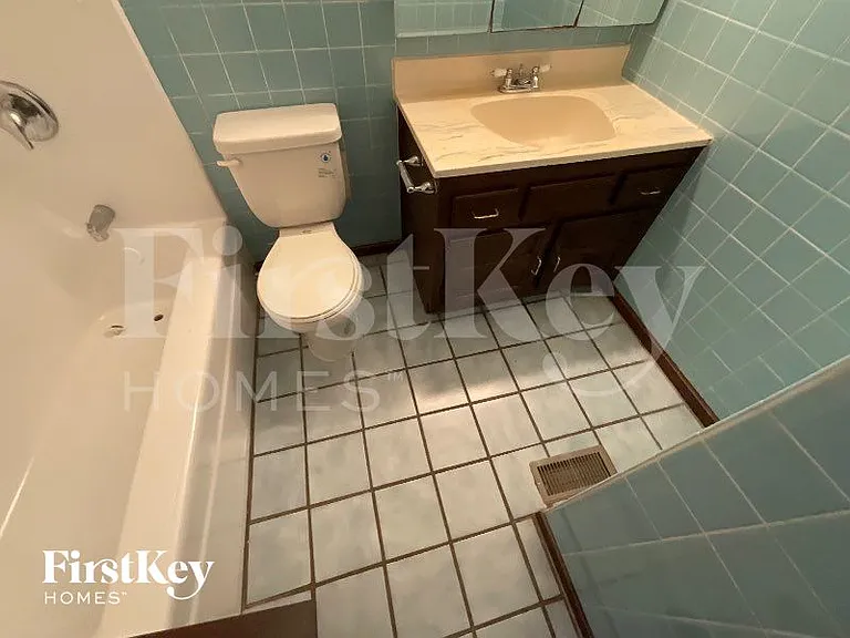156 Dolores St — Photo 10