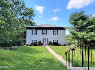 65 Hudson Ave, Chatham, NY 12037