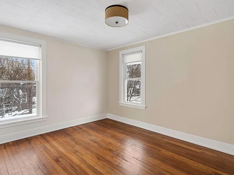213 Wood St — Photo 7