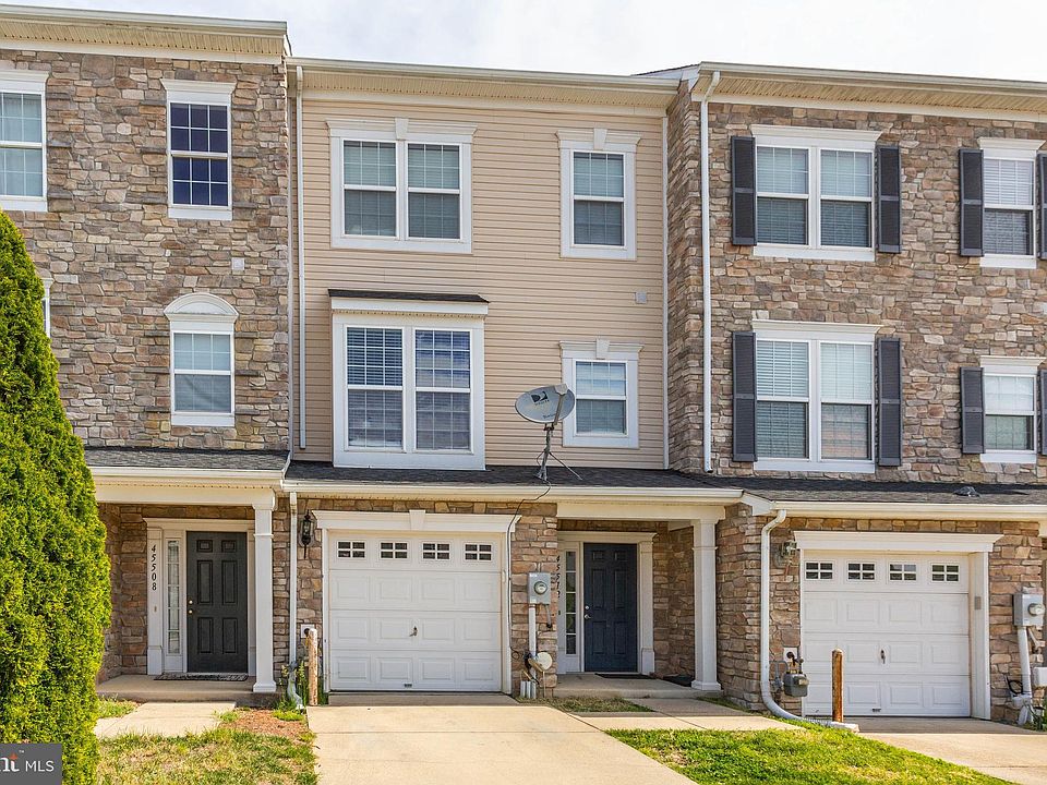 1st image of 45512 Catalina Ln