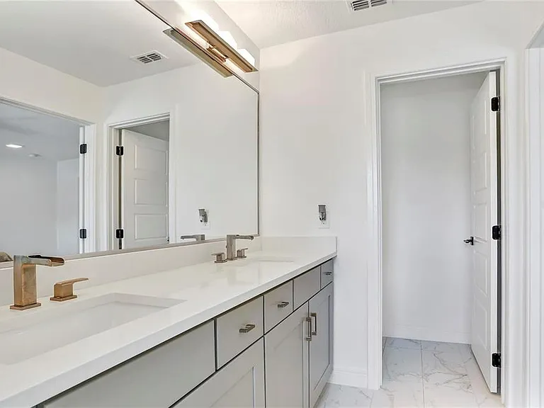212 E Pineloch Ave — Photo 17