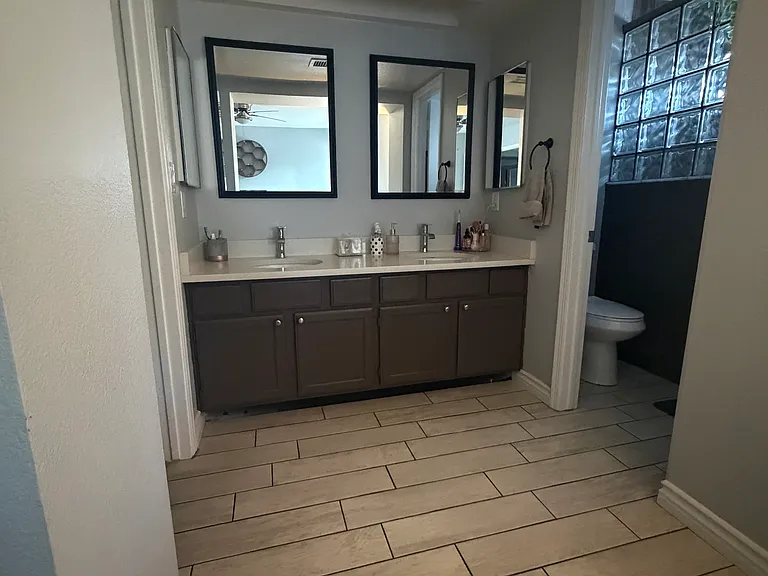 W Montego Ln — Photo 4