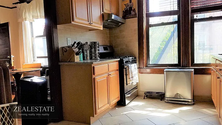 Rented by ZealEstate Group Inc | media 35