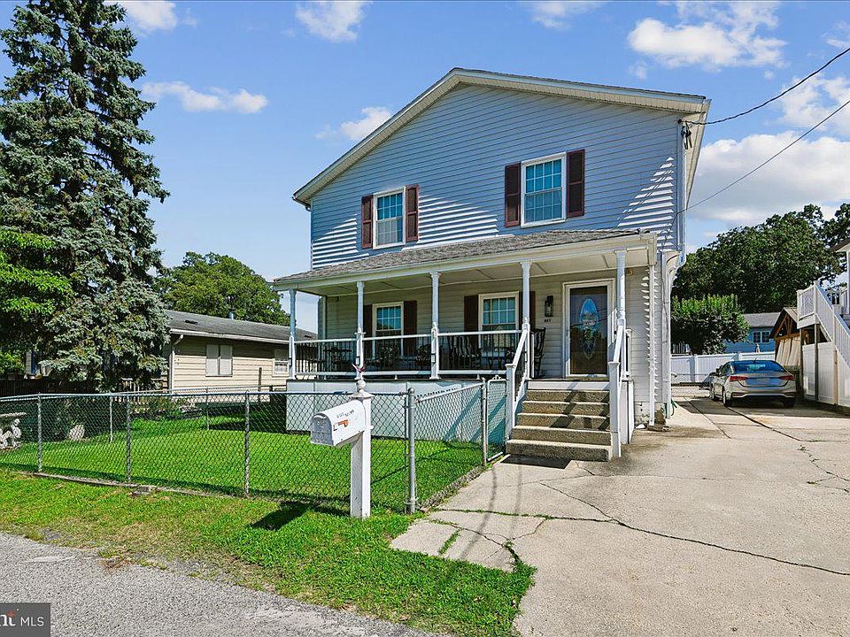 1st image of 807 205th St