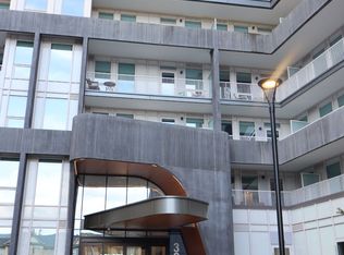 3240 William Coltson Ave #1105, Oakville, ON L6H 0W9