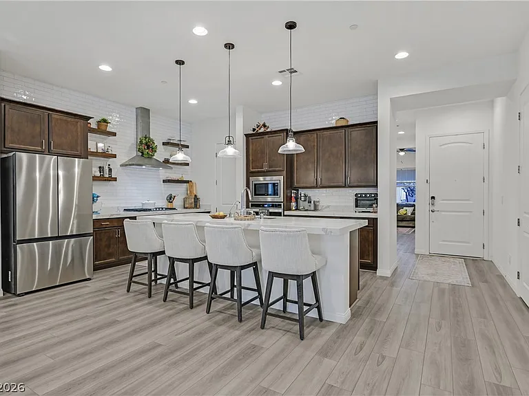 111 Ibiza Lake Dr — Photo 3