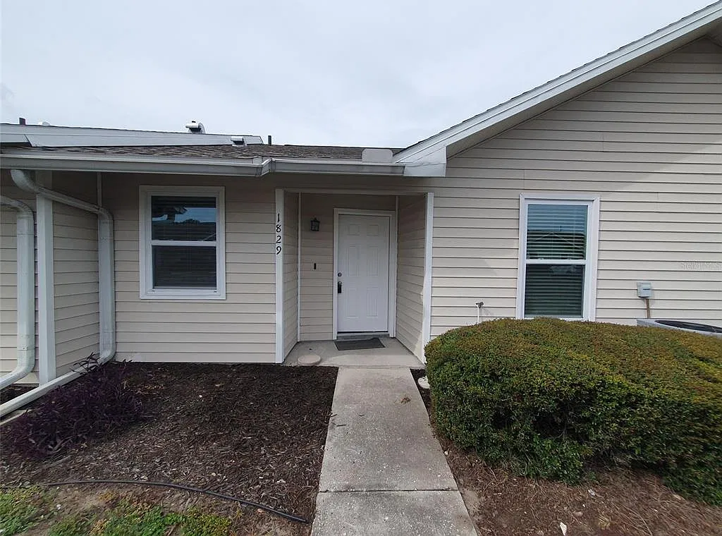 2 bed, 2.0 bath, 1000 sqft, $1,900 — Photo 1